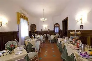 Hotel Germaine Cecchina